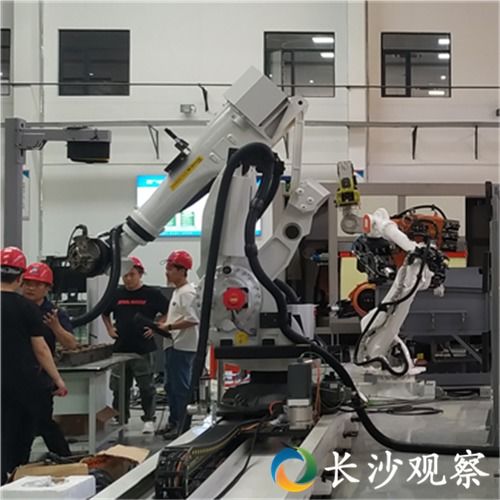 關(guān)鍵核心技術(shù)是怎樣煉成的 ②丨長(zhǎng)沙如何造就機(jī)器人‘中國(guó)大腦’ 賦能工程機(jī)械設(shè)備研發(fā)